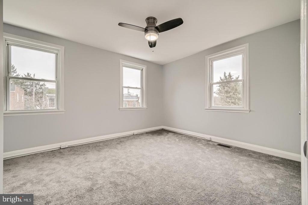 4429 Newport Avenue - Photo 17