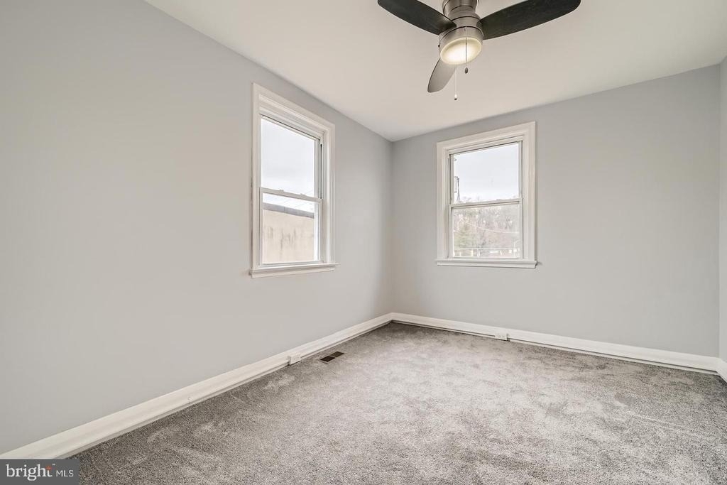 4429 Newport Avenue - Photo 19