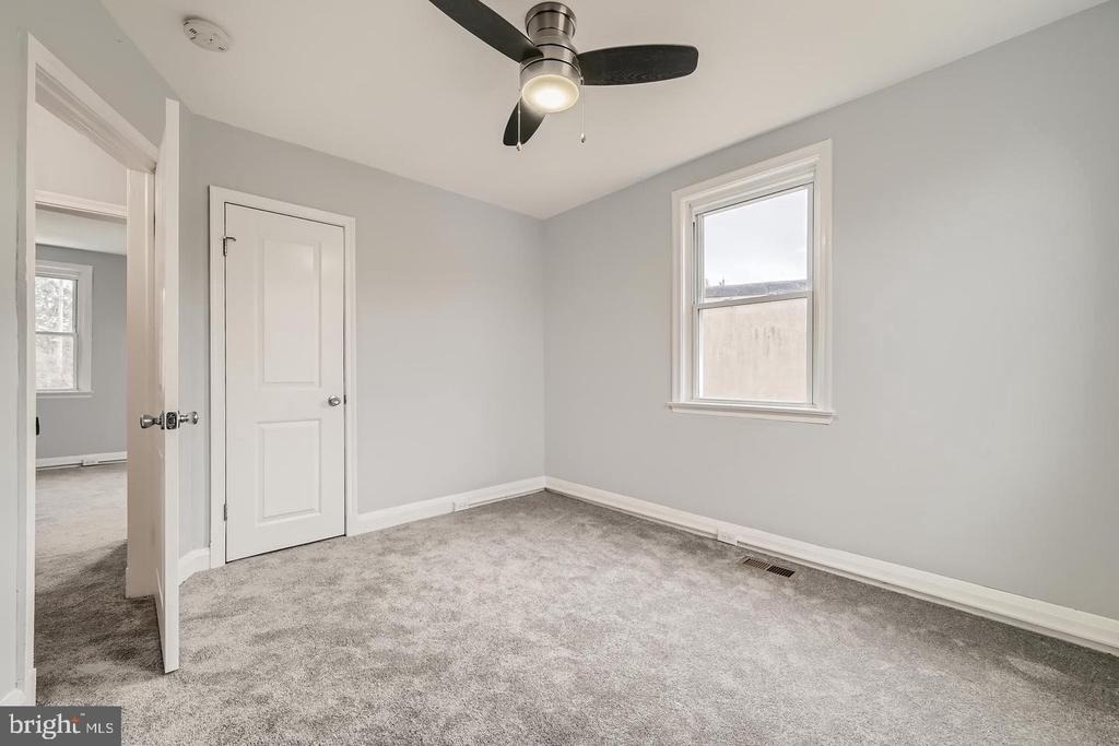 4429 Newport Avenue - Photo 15