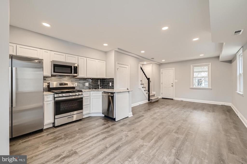 4429 Newport Avenue - Photo 12
