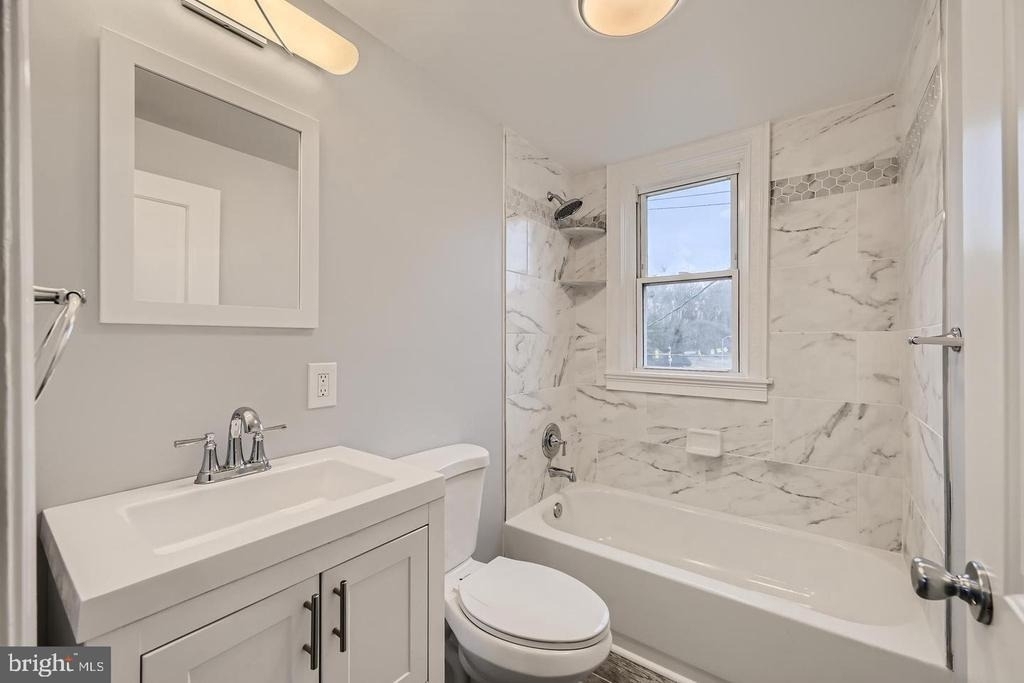 4429 Newport Avenue - Photo 13