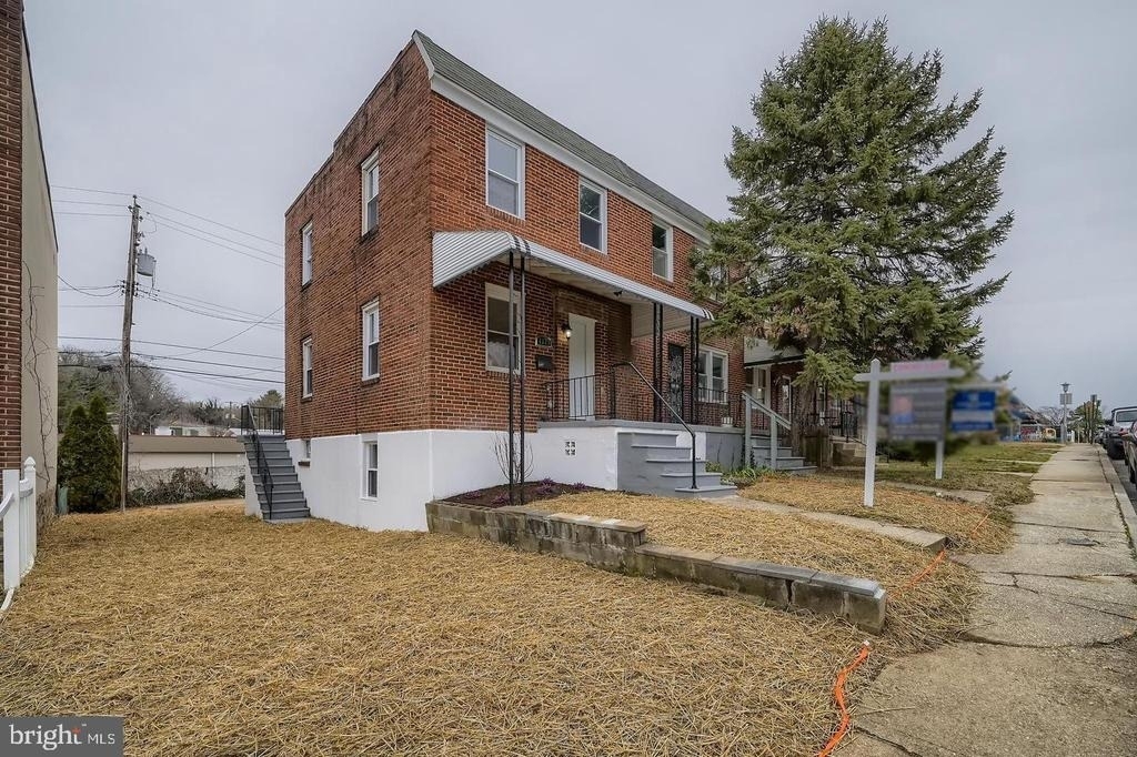 4429 Newport Avenue - Photo 2