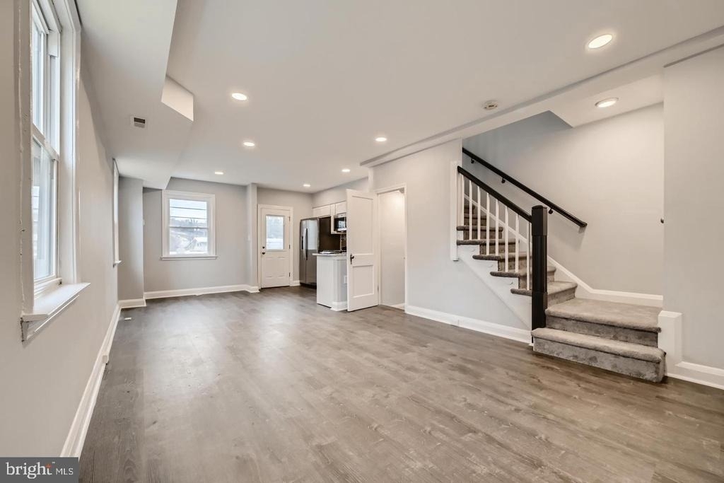 4429 Newport Avenue - Photo 4