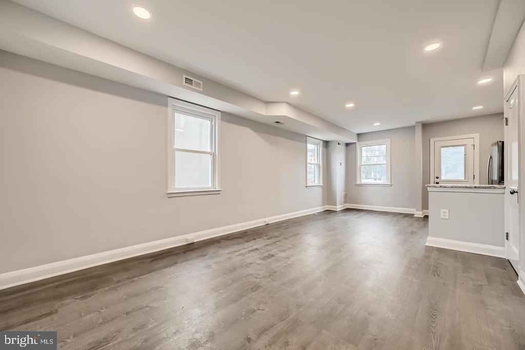 4429 Newport Avenue - Photo 6