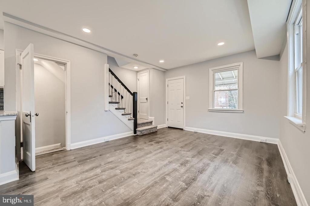 4429 Newport Avenue - Photo 5