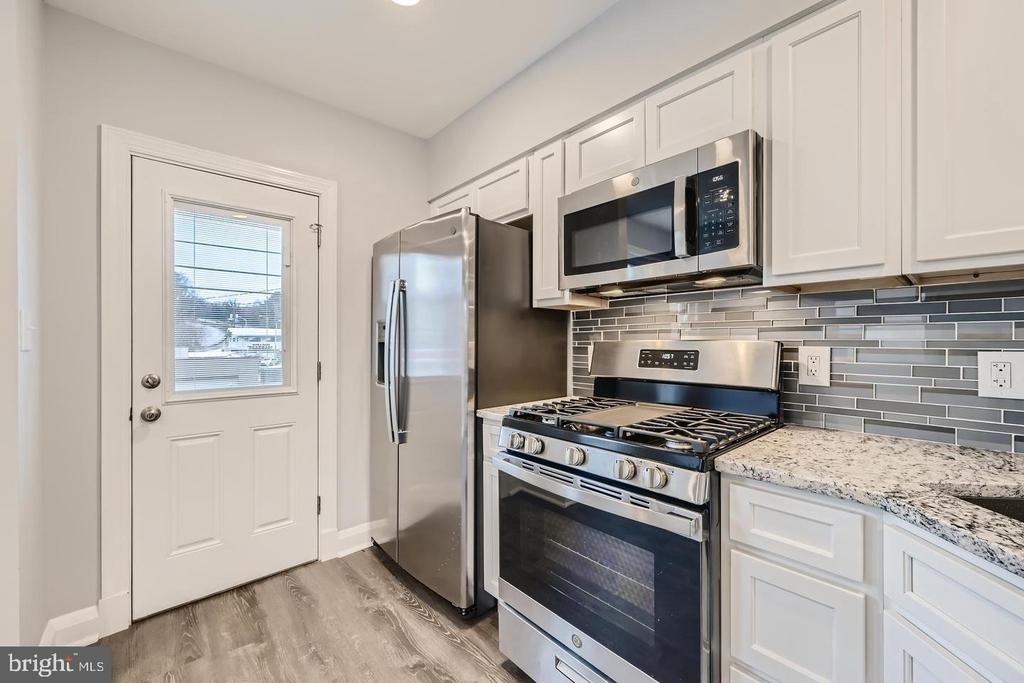 4429 Newport Avenue - Photo 8