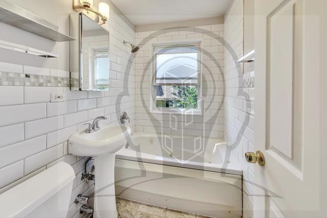 822 Seward Street - Photo 2