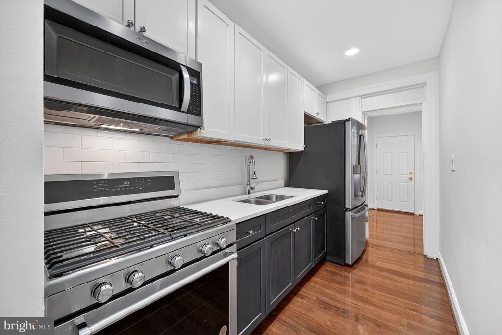 1618 18th Street Se - Photo 16