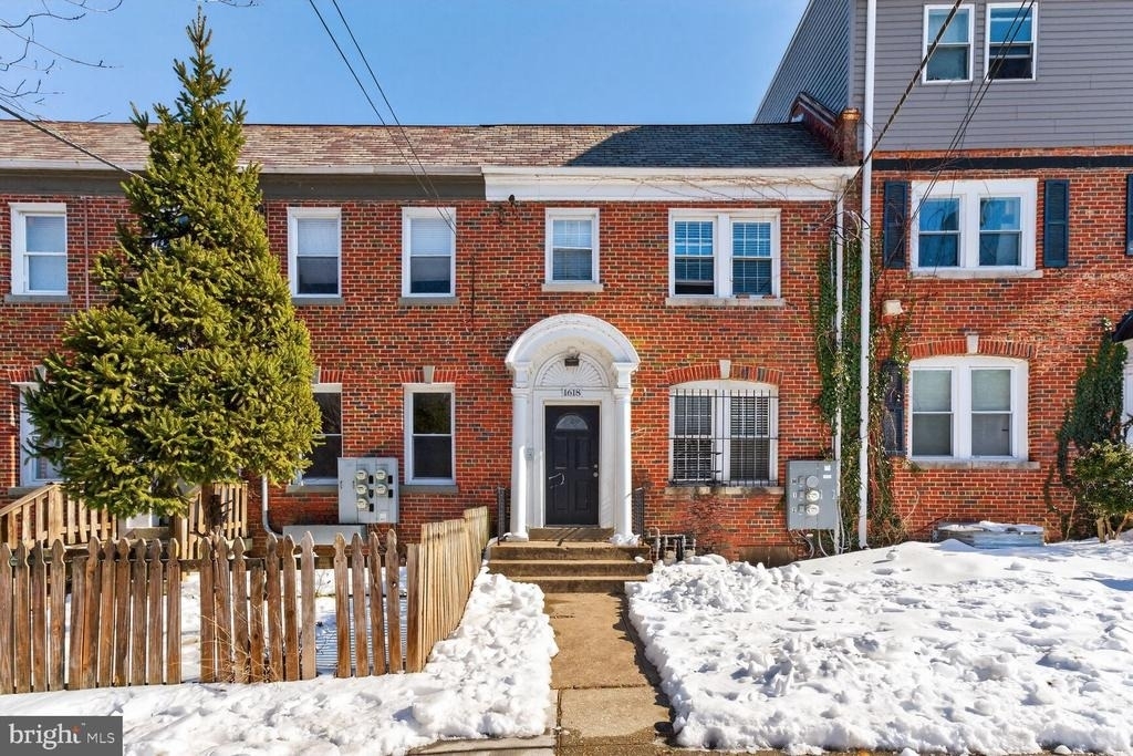 1618 18th Street Se - Photo 0