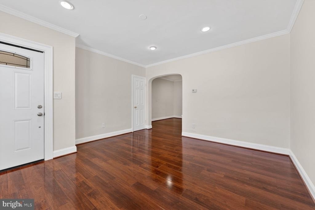 1618 18th Street Se - Photo 4