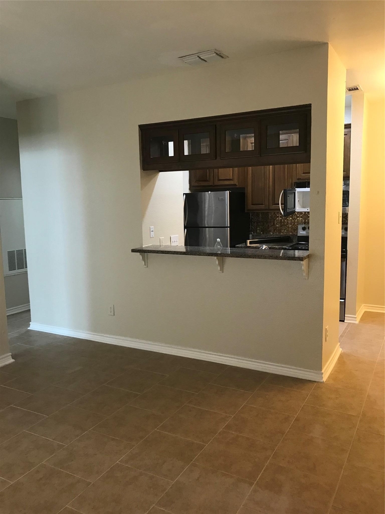 12166 Metric Blvd - Photo 2