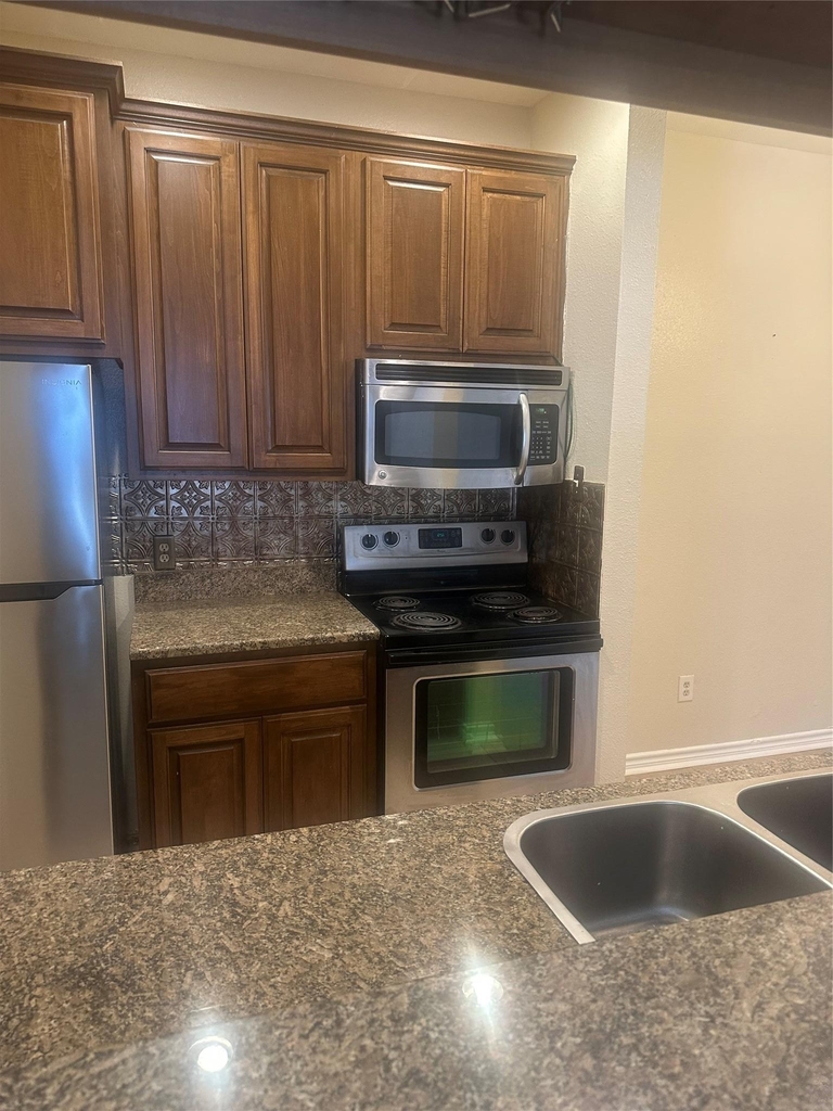 12166 Metric Blvd - Photo 11