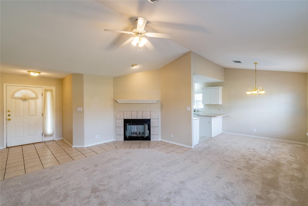 2604 Peach Tree Ln - Photo 3
