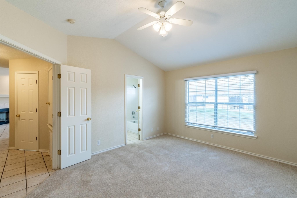 2604 Peach Tree Ln - Photo 10