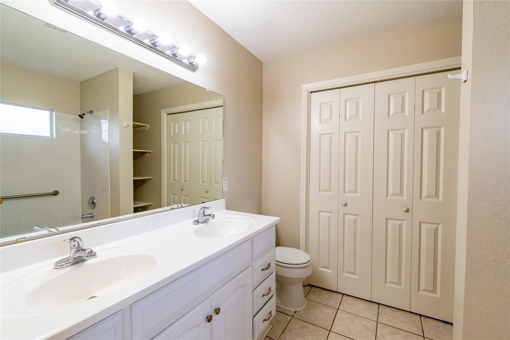 2604 Peach Tree Ln - Photo 12