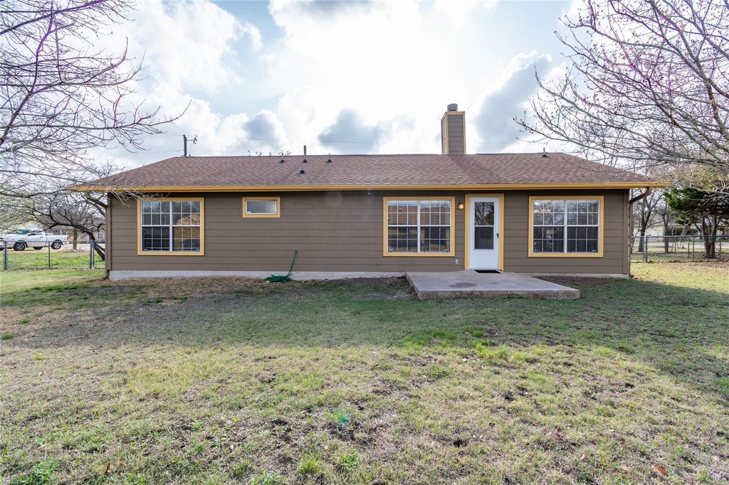 2604 Peach Tree Ln - Photo 13