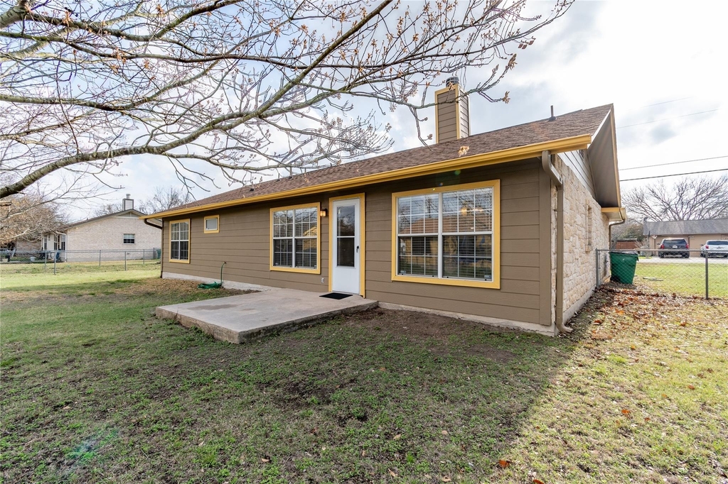 2604 Peach Tree Ln - Photo 16