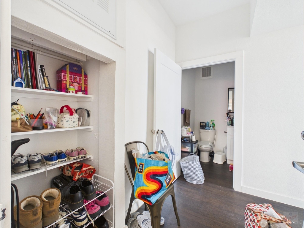 1010 W 26th St - Photo 0