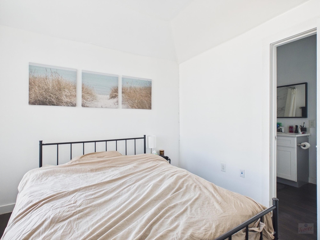1010 W 26th St - Photo 6