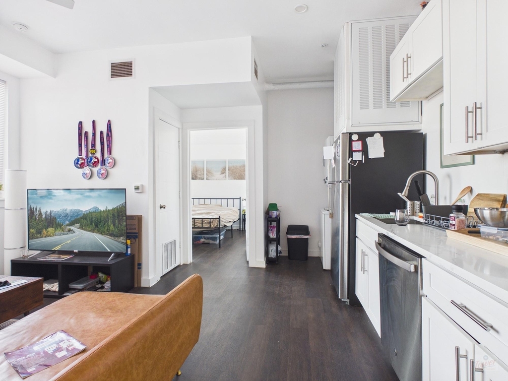 1010 W 26th St - Photo 1