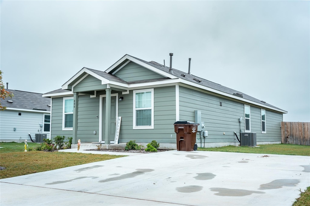 406 Halfmoon Dr - Photo 0
