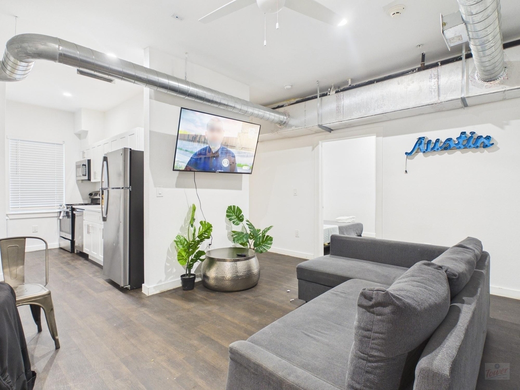 1010 W 26th St - Photo 1