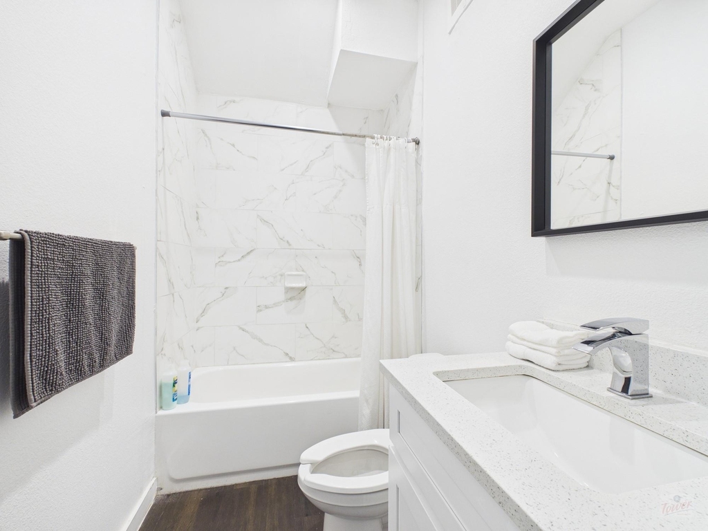 1010 W 26th St - Photo 6