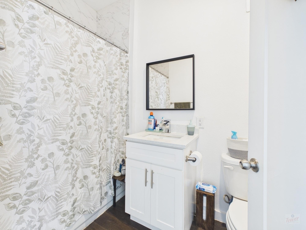 1010 W 26th St - Photo 4