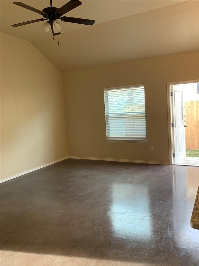 379 Joanne Loop - Photo 9