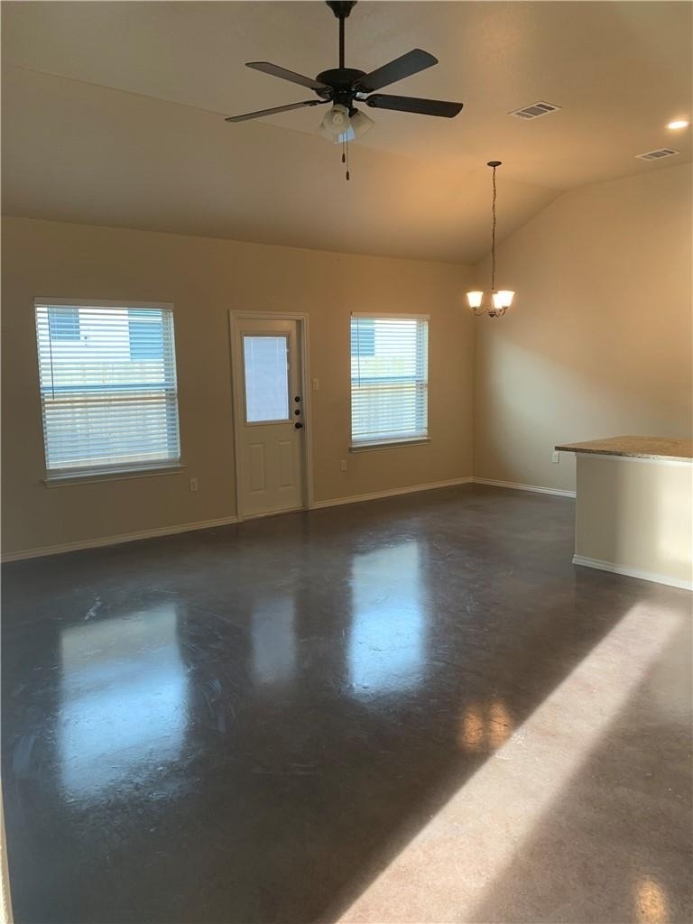 379 Joanne Loop - Photo 5