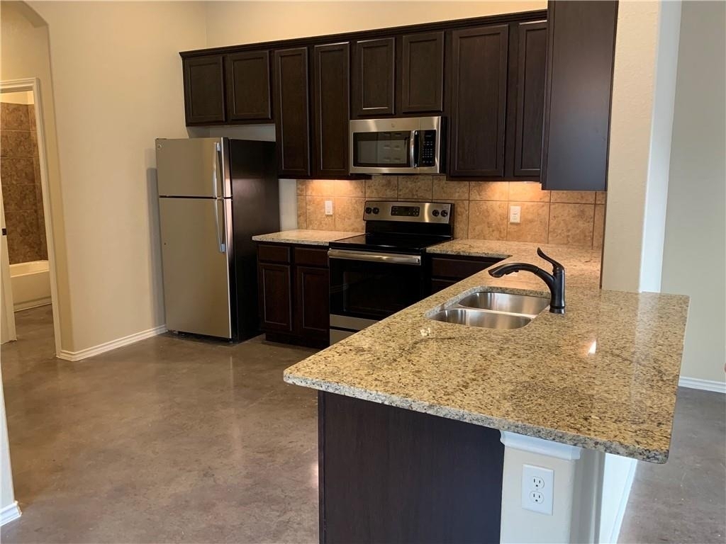 379 Joanne Loop - Photo 16