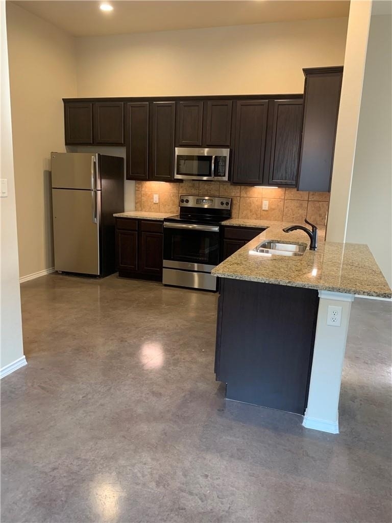 379 Joanne Loop - Photo 17