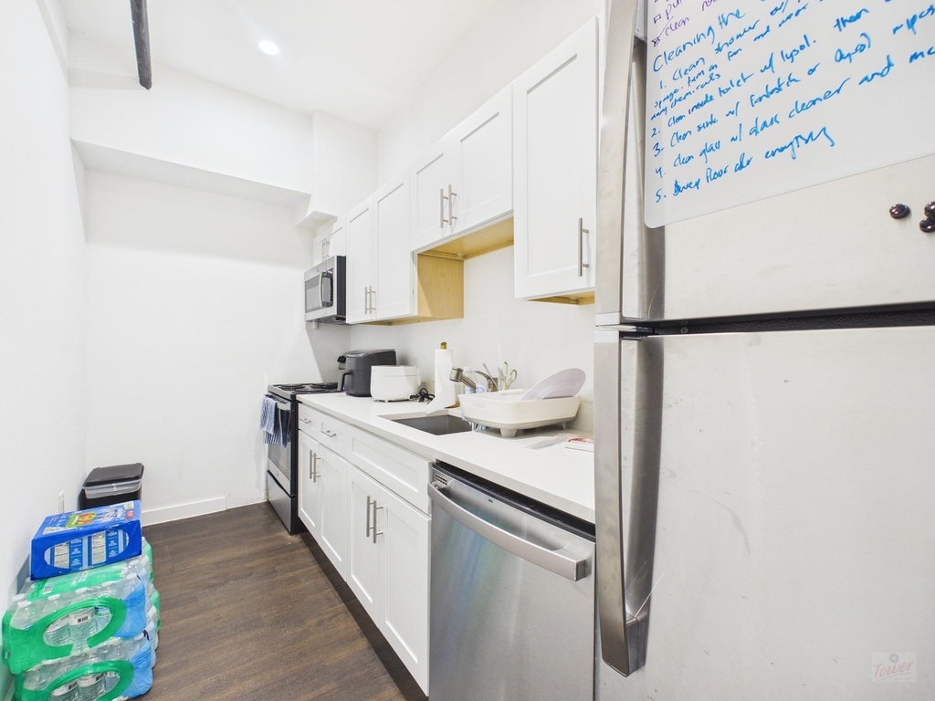 1010 W 26th St - Photo 3