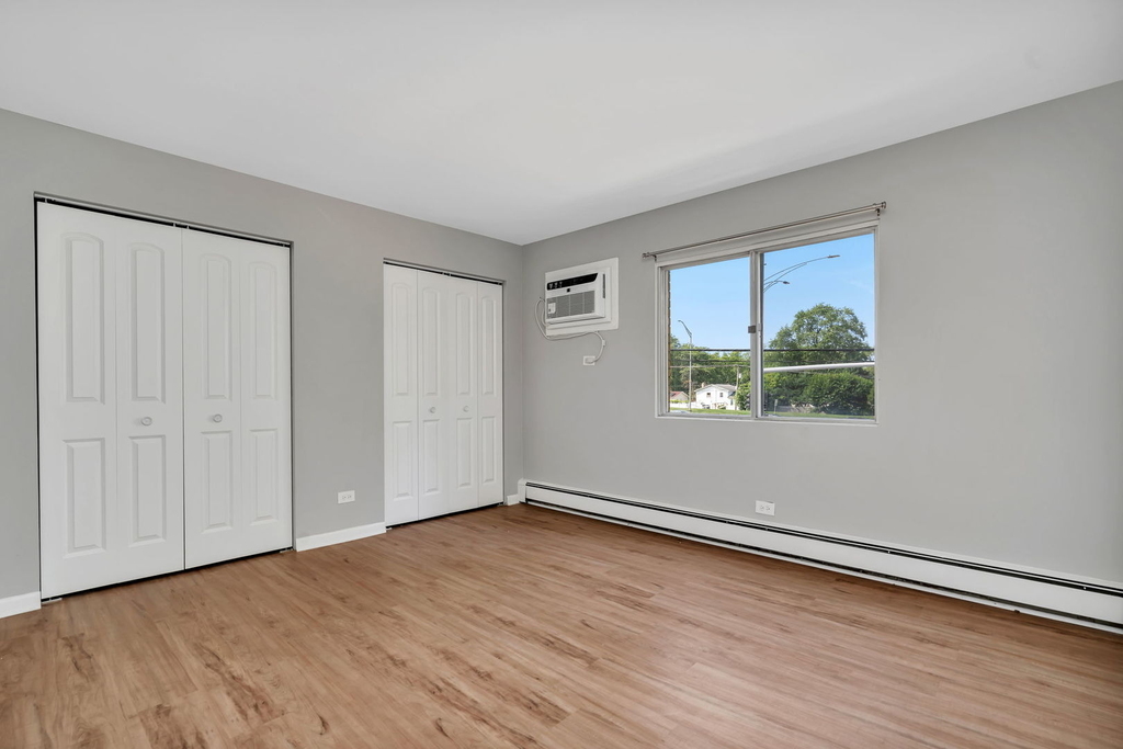 909 Plainfield Road - Photo 9