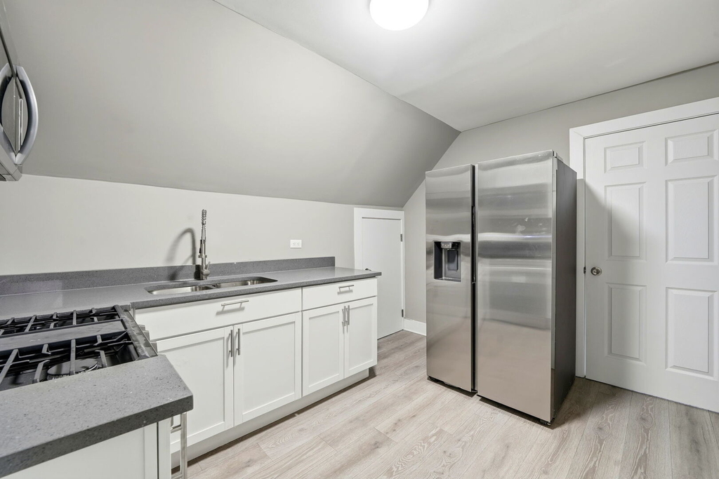 1217 N Harding Avenue - Photo 10