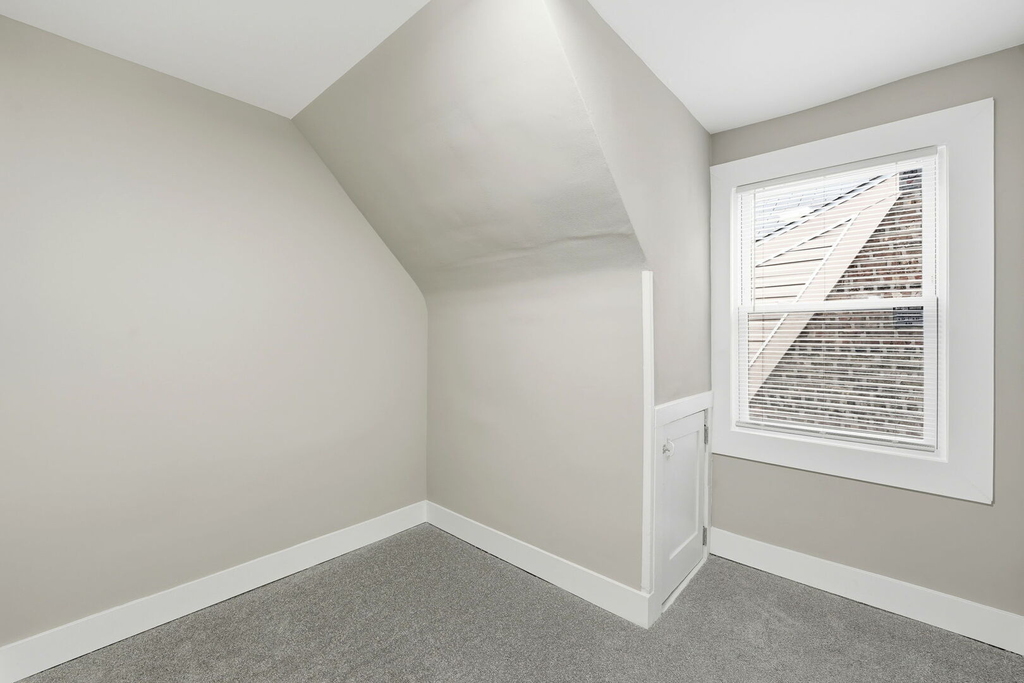 1217 N Harding Avenue - Photo 9