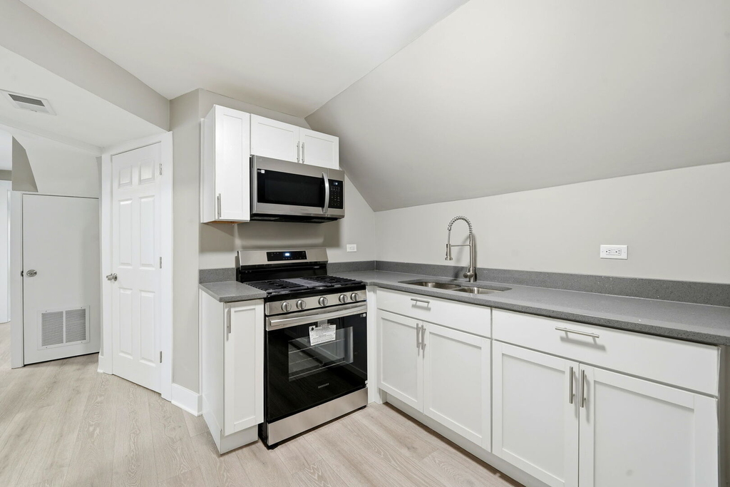 1217 N Harding Avenue - Photo 11