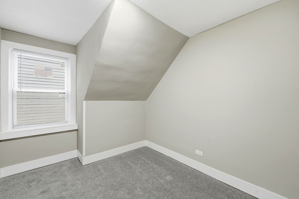 1217 N Harding Avenue - Photo 5