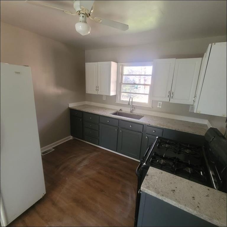 3728 Loren Drive - Photo 2