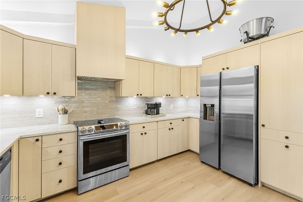 663 110th Avenue N - Photo 6