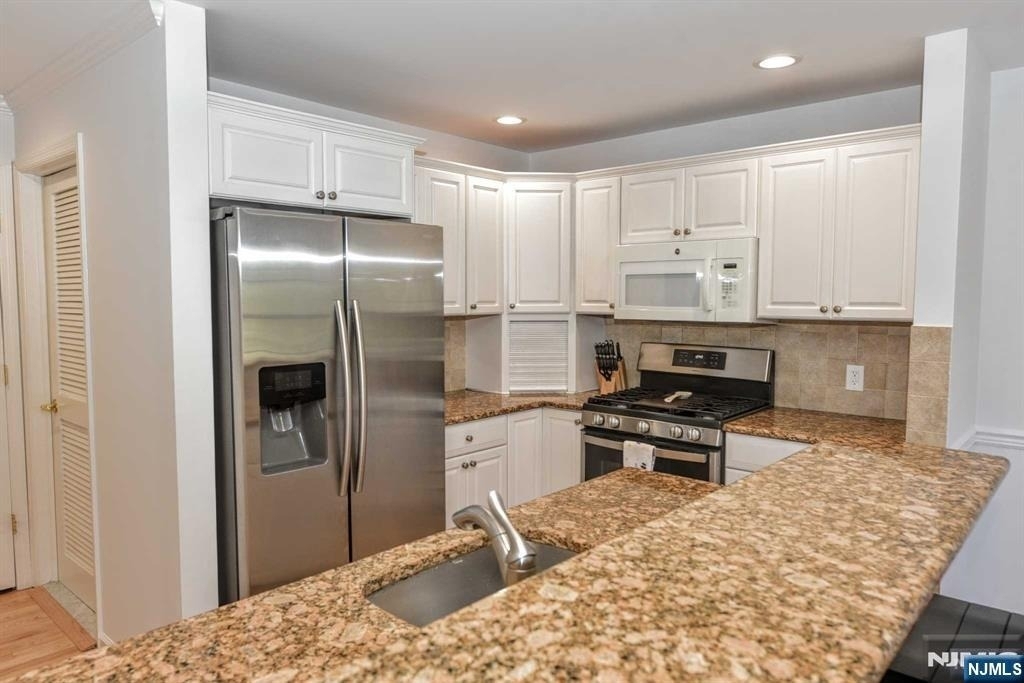 203 Central Park - Photo 9
