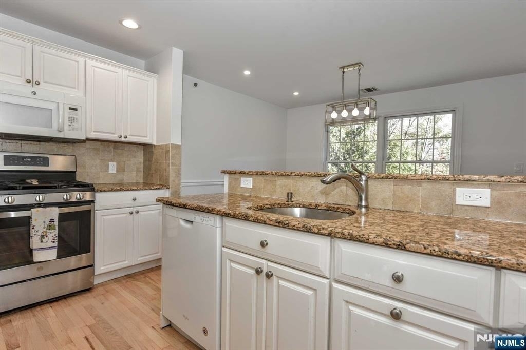 203 Central Park - Photo 8