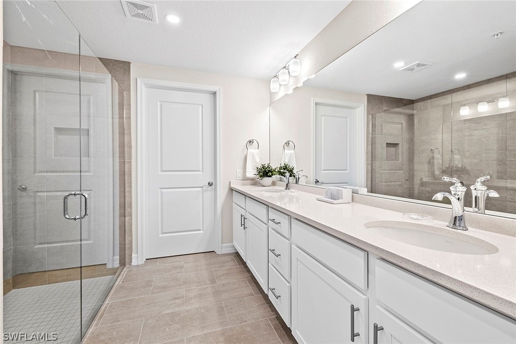 172 Indies Drive E - Photo 15