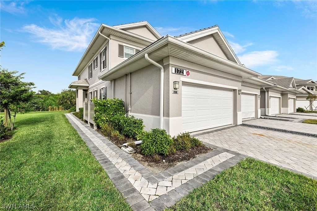 172 Indies Drive E - Photo 1