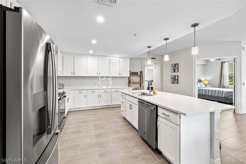 172 Indies Drive E - Photo 10