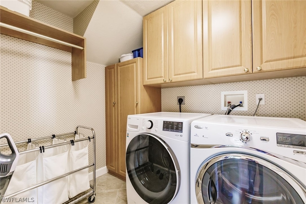 7859 Berkshire Pines Drive - Photo 14