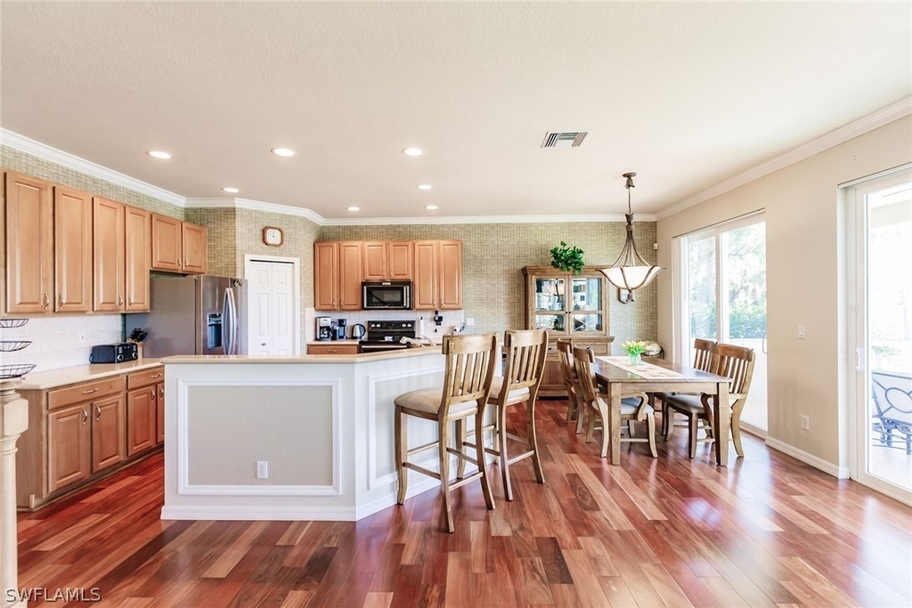 7859 Berkshire Pines Drive - Photo 9