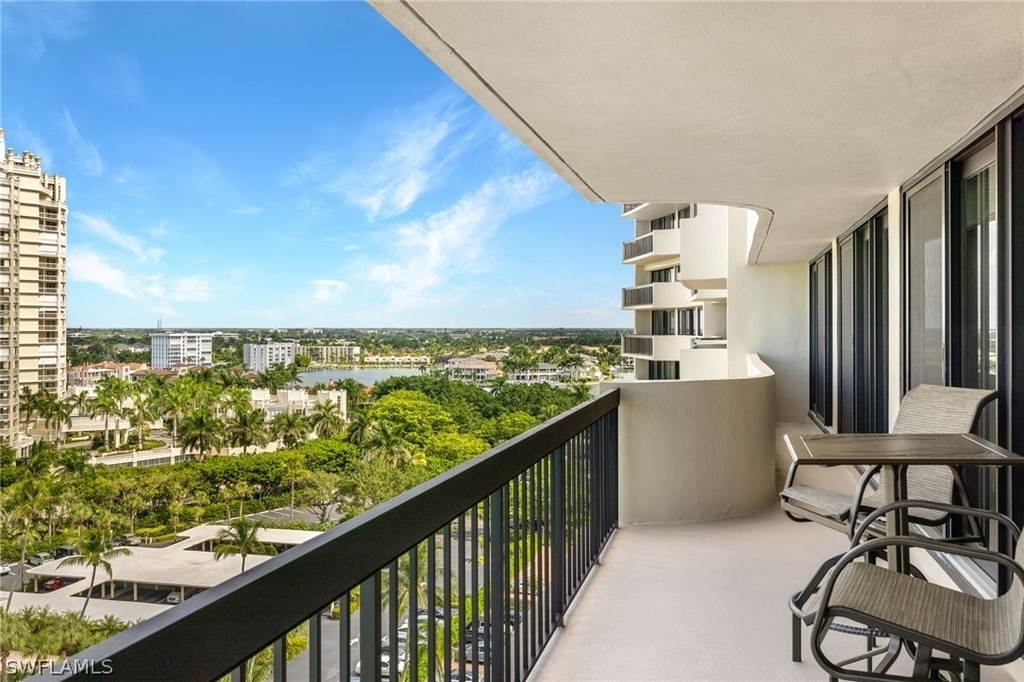 4001 Gulf Shore Boulevard N - Photo 2