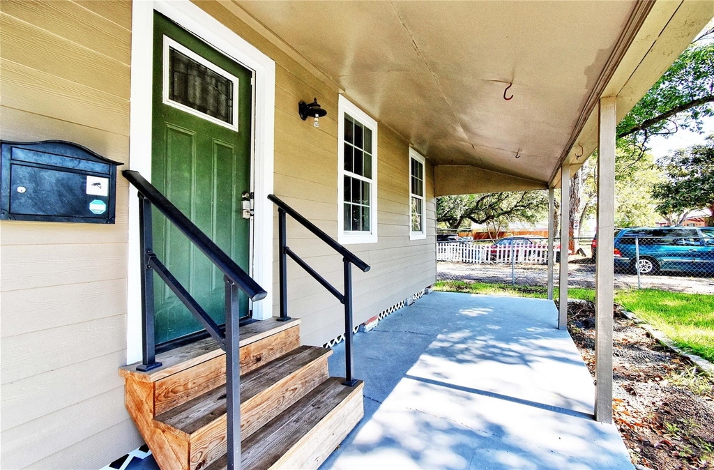 504 Green Street - Photo 1