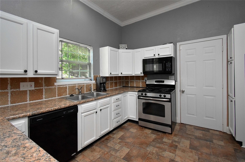 504 Green Street - Photo 8